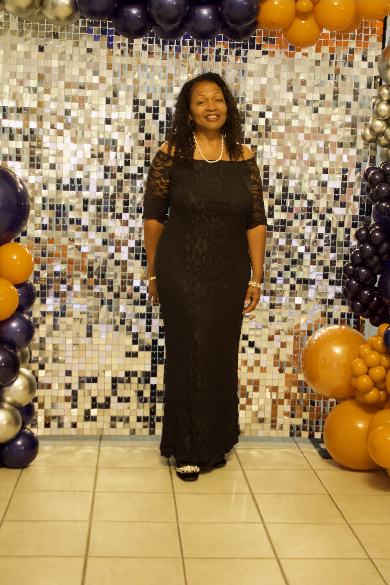 Gala Slideshow - Cynthia at shimmer wall
