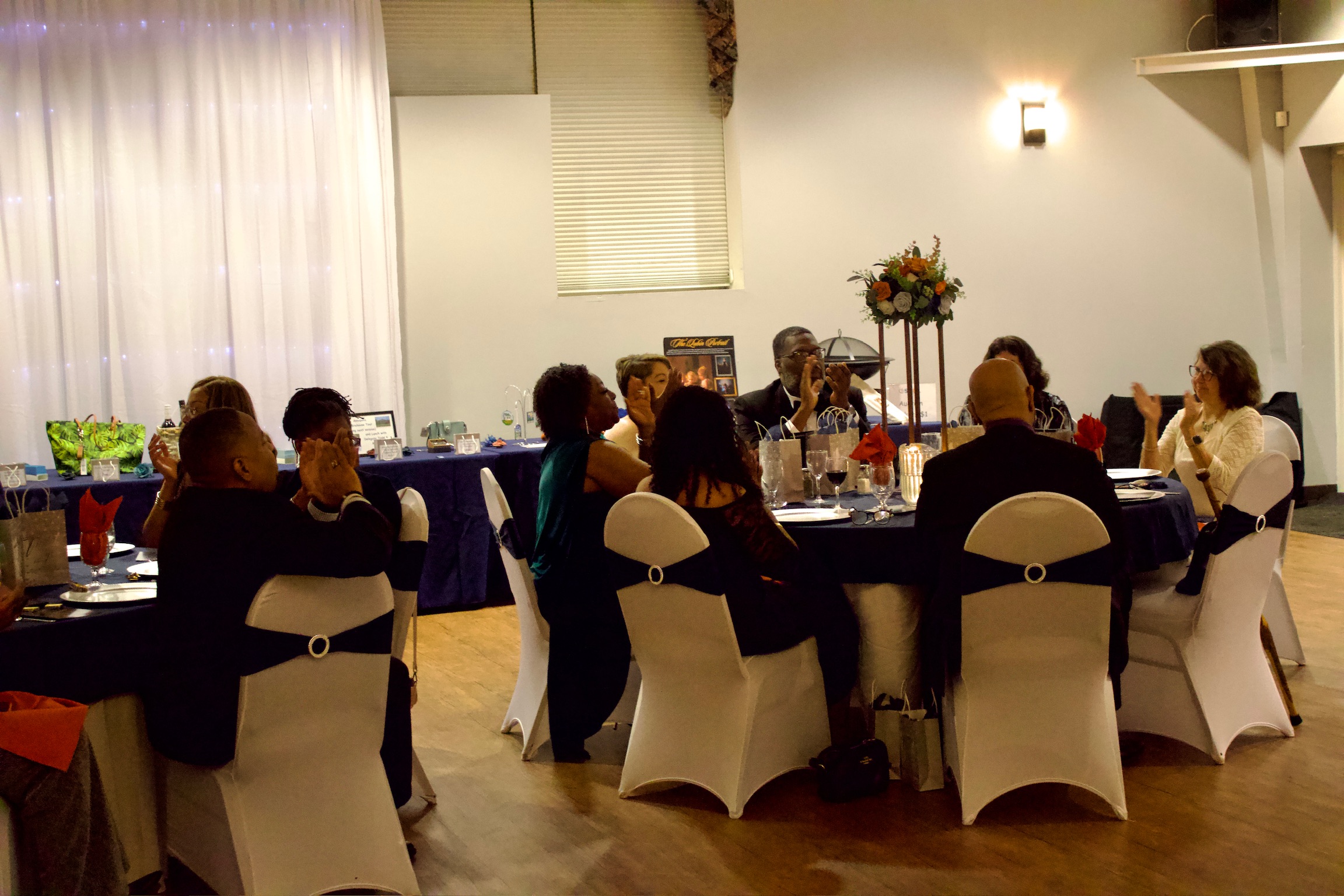 Gala Slideshow - Guests at tables (2)