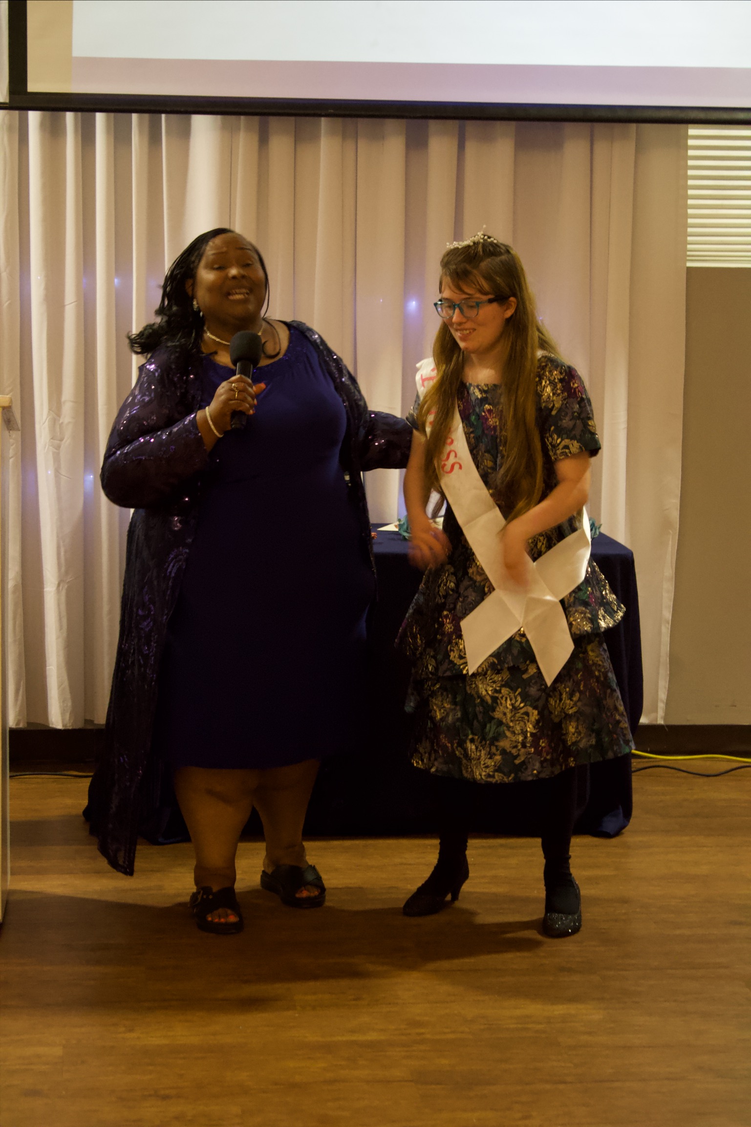 Gala Slideshow - Pam and Lily (2)