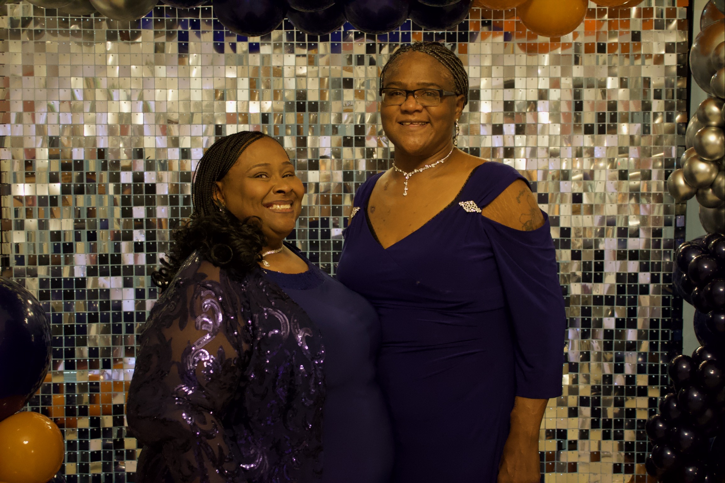 Gala Slideshow - Pam and Takeya at shimmer wall