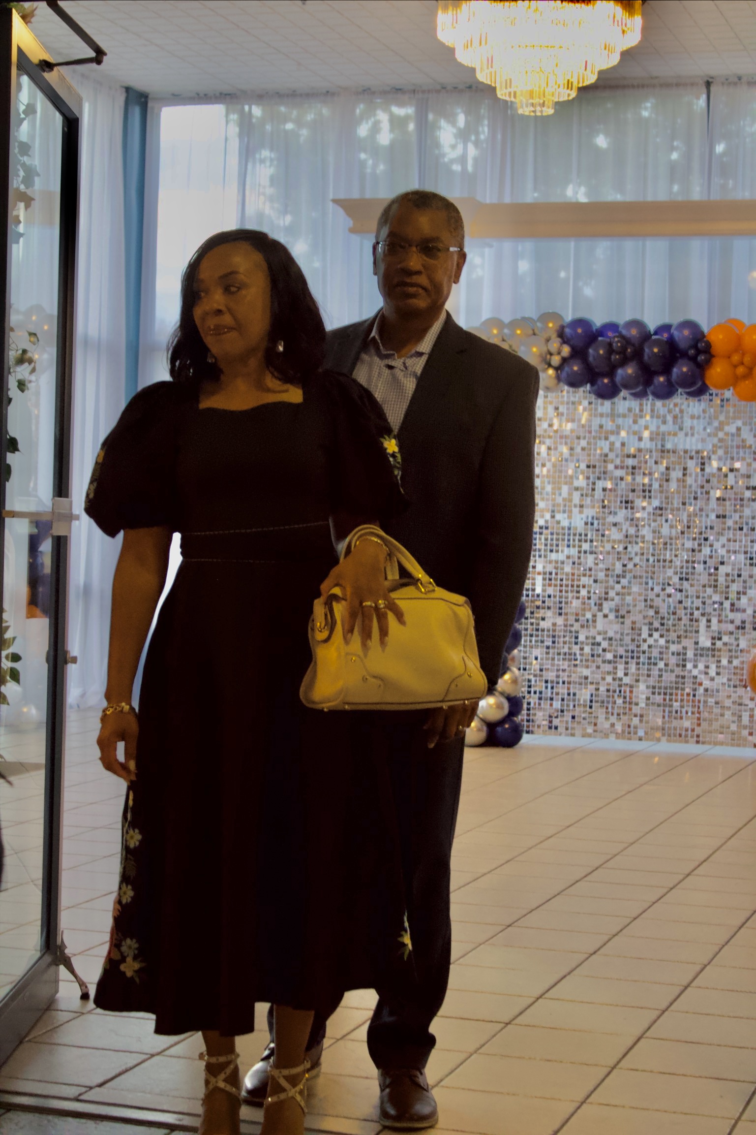 Gala Slideshow - Tora Wright and husband entereing